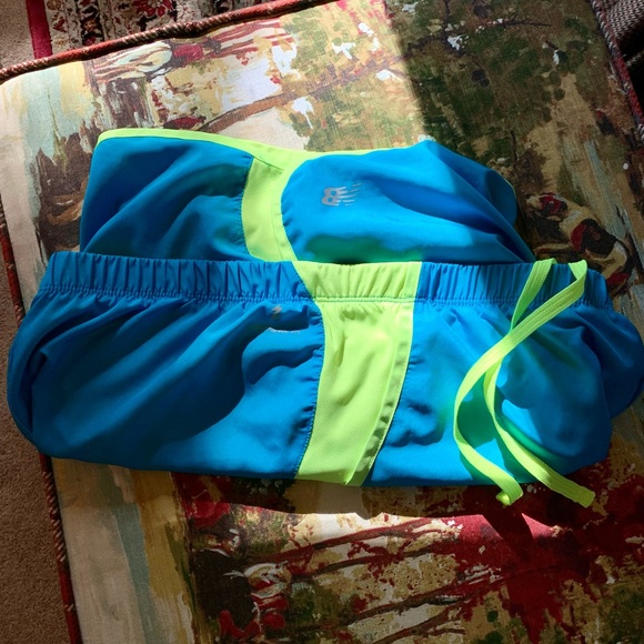 New Balance Running Shorts Size Large - Picture 9 of 10